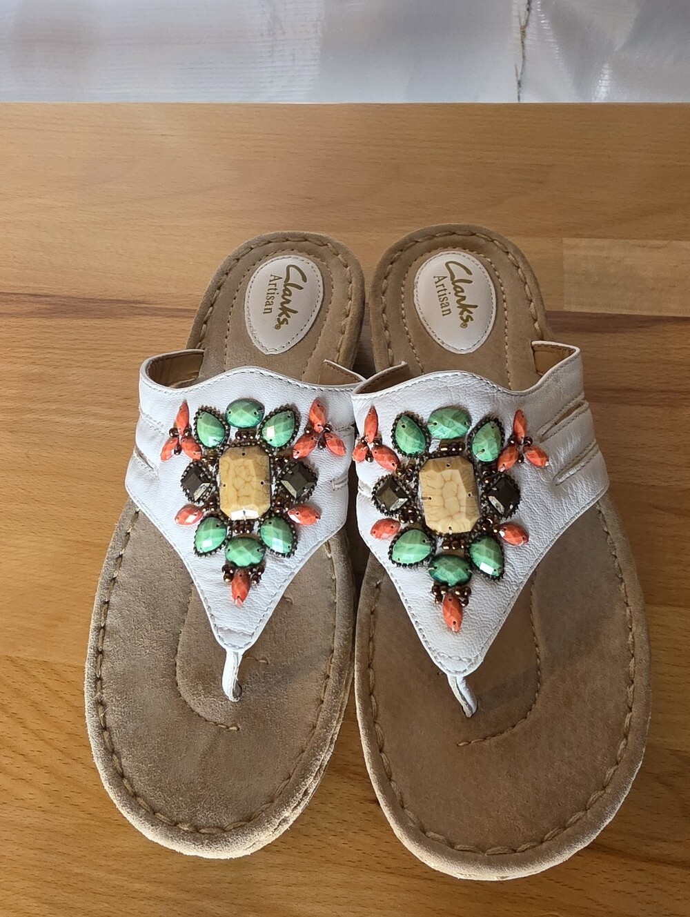Clarks Artisan Sz 8M Amaya Yarrow White Leather Beaded Thong Sandals Boho